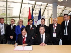 Vietnam, France promote decentralized cooperation - ảnh 1